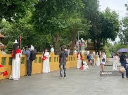 Image: Ba Dinh Square Bustles with Visitors for National Day Celebrations