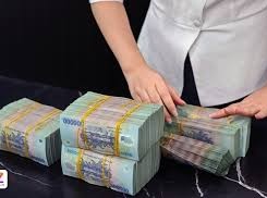 Image: Banks Offer Bonds with Interest Rates Up to 10% Annually