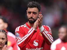 Image: Bruno Fernandes Returns to Manchester United Training
