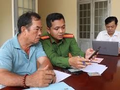 Image: Community Digital Technology Groups Narrowing the Digital Divide