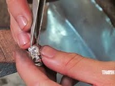 Image: Diamond Prices Plummet Amid Market Turmoil