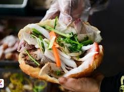 Image: Dozens Hospitalized After Eating Bánh Mì in Gia Lai