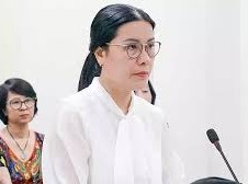 Image: Eight Lawyers Defend Former Principal in Tuition Fee Case