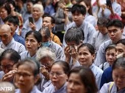 Image: Emotional Observance of Vu Lan Festival Draws Many to Reflect