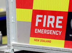 Image: Firefighters Battle Large Vegetation Fire in Invercargill