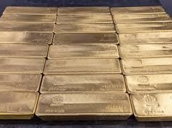 Image: Global Gold Prices Surpass $4,600 Amid Market Fluctuations