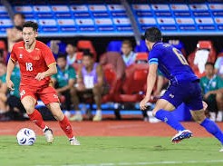 Image: Hai Long's Emotional Tribute After Scoring Against Thailand