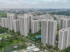Image: Inventory of Condominiums Surges Nearly Fourfold