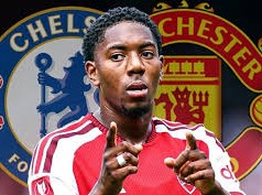 Image: Manchester United and Chelsea Battle for Arsenal's Lewis Skelly