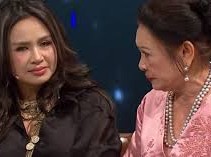 Image: Mother of Artist Thanh Lam Publicly Apologizes After Years