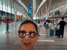 Image: Nguyễn Cao Kỳ Duyên Surprised by New Look of Tan Son Nhat Airport