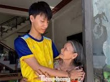 Image: Orphaned Student's 1.7 Billion VND Debt Forgiven by Bank
