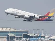 Image: Passenger Sues Asiana Airlines for $100 Million After Vietnam Denial