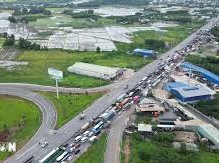 Image: Severe Traffic Jam on National Route 51 Connecting Ho Chi Minh City