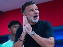 Image: Thailand Coach Defends Vietnam Amid Naturalized Player Debate