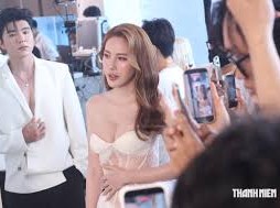 Image: Thủy Tiên Makes Rare Public Appearance, Captivates with Beauty