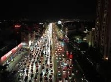 Image: Traffic Jam on Vinh Tuy Bridge Due to Heavy Rain