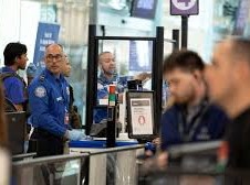 Image: TSA Workers File Lawsuit Over New TSA Gold+ Program