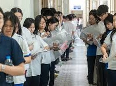 Image: Vietnam's Education Ministry Considers Removing Third Exam for High School Admission