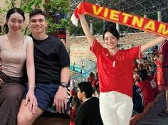 Image: WAG Dung Trần Supports Husband Phạm Xuân Mạnh in ASEAN Cup