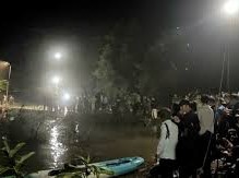 Image: 10th Grader Missing After Being Swept Away by Water in Quang Tri