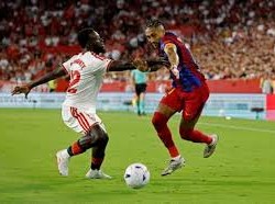 Image: Barcelona Draws with Sevilla in Thrilling La Liga Match