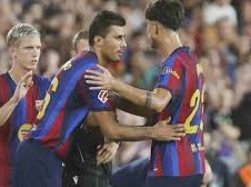 Image: Barcelona Faces Tough Choices Ahead of Valencia Clash