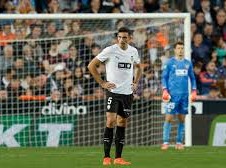 Image: César Tárrega Injured, Valencia Faces Defensive Crisis