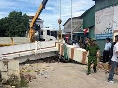 Image: Crane Accident Injures Young Boy in Ha Tinh
