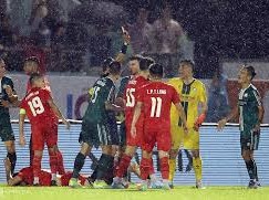 Image: Dong Nai Club Punishes Players for Fouling Nguyen Dinh Bac