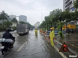 Image: Hanoi Prepares for Heavy Rain with Water Drainage Measures