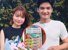 Image: Mạc Văn Khoa's Wife Wins Lottery for the First Time