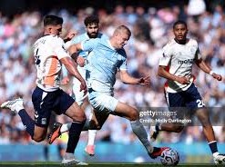 Image: Manchester City Edges Coventry in Premier League Clash