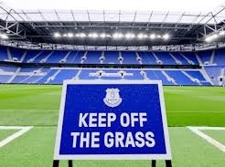 Image: Manchester United Faces Everton in Premier League Clash