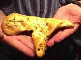 Image: Massive 5.5 kg Gold Nugget Worth 24 Billion VND Discovered