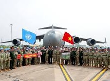 Image: Massive C-17A Globemaster III Takes Off from Noi Bai Airport