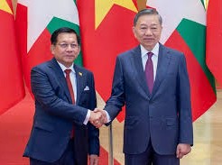 Image: Myanmar President Seeks to Learn from Vietnam's Development Experience