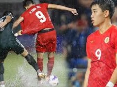 Image: Nguyen Dinh Bac Faces Rough Play Ahead of Vietnam National Team Camp