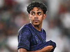 Image: Raphinha Named Captain as Barcelona Prepares for Valencia Clash