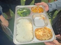 Image: School Lunch Program Resumes After Delays