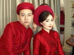 Image: Singer Hoai Lam Surprises Fans with Wedding Photos