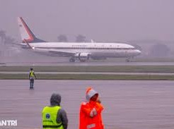 Image: Thai King and Queen Arrive in Vietnam for State Visit