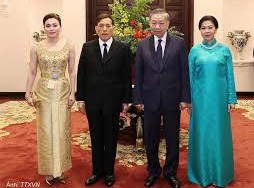 Image: Thai King and Queen Attend State Banquet in Vietnam