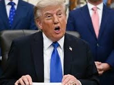 Image: Trump Claims AI-Generated Posts Made Billions for U.S. Stocks