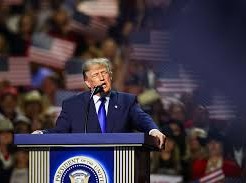 Image: Trump Promises $5,000 Dividend if Republicans Retain Congress
