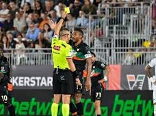 Image: Venezia vs Lazio: Controversial Referee Decisions Highlight Match