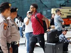 Image: Vietnam Arrives in Indonesia for FIFA ASEAN Cup 2026