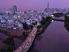 Image: Construction Equipment Collapse Causes Traffic Chaos in Ho Chi Minh City