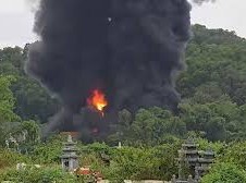 Image: Fire Breaks Out at Motorcycle Parts Factory in Hanoi Suburb