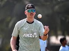 Image: Michael Bracewell Chooses Casual Contract with Black Caps